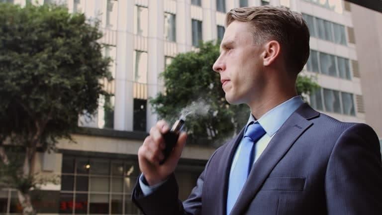 Complete Guide to e-cigarettes and Choosing the Best e cigarette boots for Comfort Style and Safety