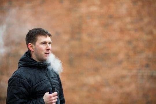 český vape shop guide to choosing the perfect e cigarette charger plug