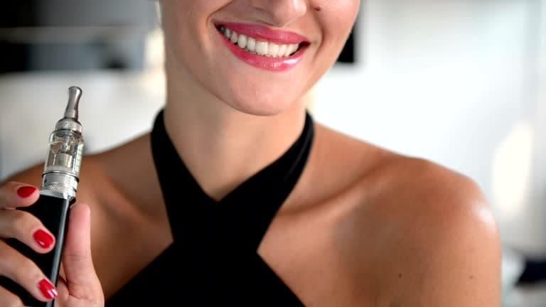 E-Zigaretten Online Shop Guide Explains e cigarette vs tobacco cigarette Risks Benefits and Best Buys